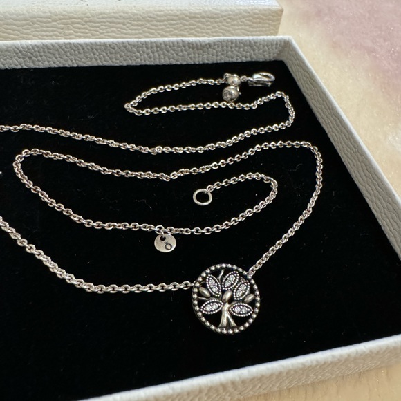 SOLD - Pandora Sparkling Family Tree Necklace - Sterling Silver - Picture 6 of 8